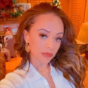 Meet your Posher, Leslie